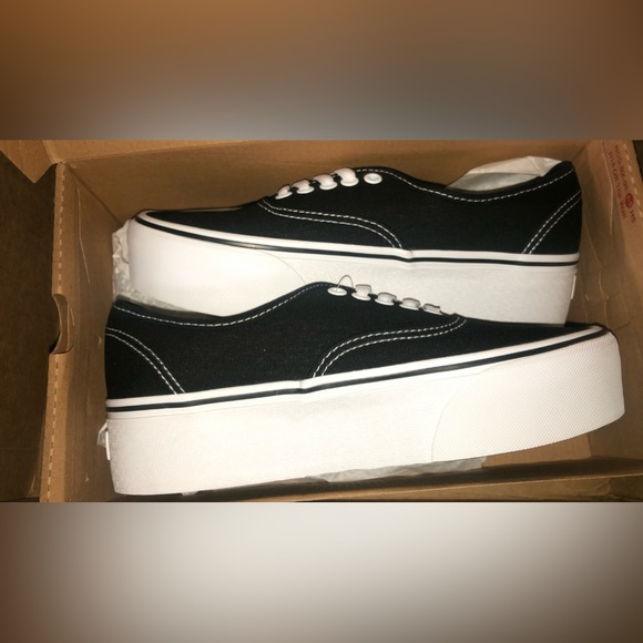 Vans Authentic Platform Sneakers 🖤 - Picture 2 of 2